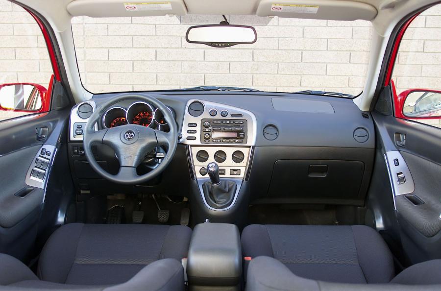 Toyota Matrix 2003 года  (фото 36 из 102)